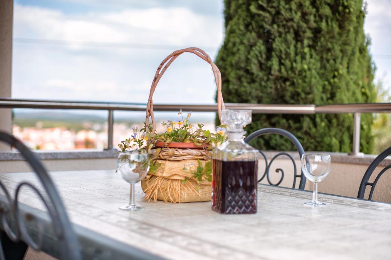 Apartments Lovas Vodice Zewnętrze zdjęcie